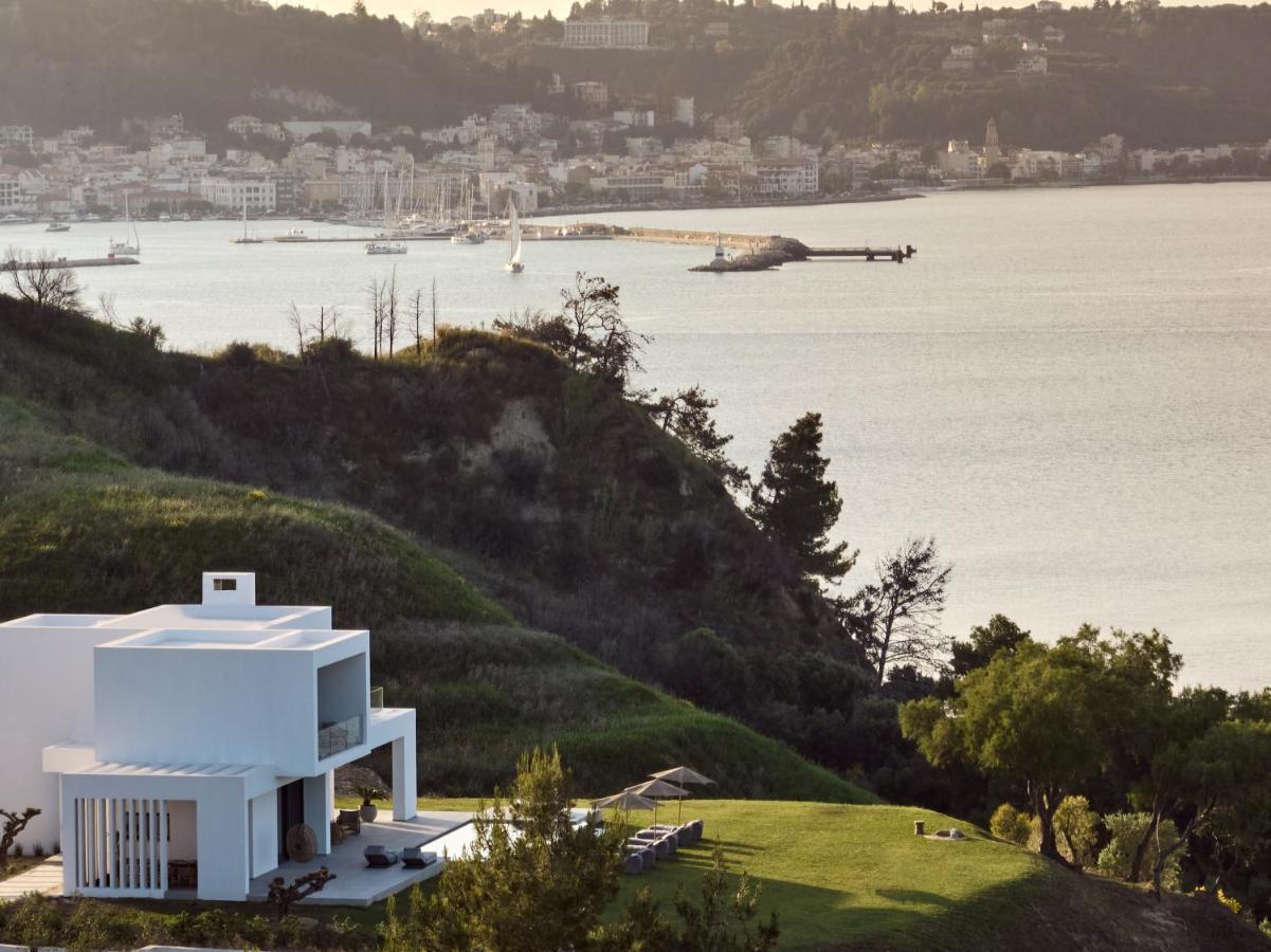 Omnia Villa *