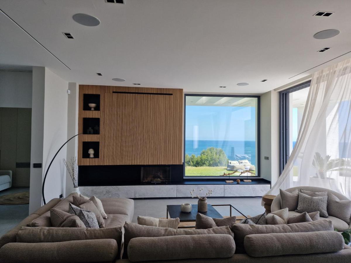 Omnia Villa